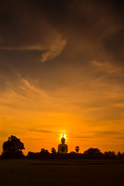 Stor buddha staty — Stockfoto