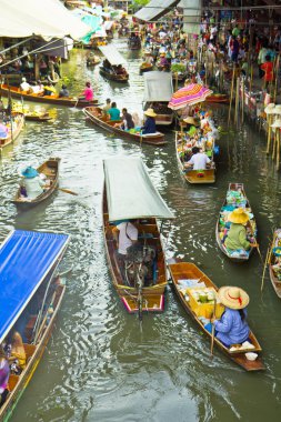 Damnoen saduak yüzen çarşı