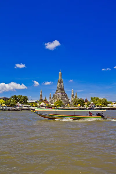 Pagoda Wat Arun in Bangkok — Stock Photo, Image