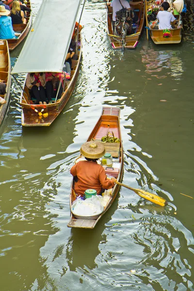 Mercado flotante de Damnoen Saduak — Foto de Stock