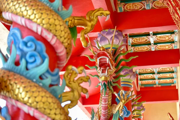 Ένα Άγαλμα Δράκου Ένα Κινέζικο Παραδοσιακό Ιερό Τέχνης — Φωτογραφία Αρχείου