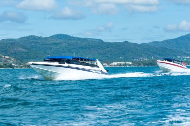 Andaman denizinde sürat teknesi