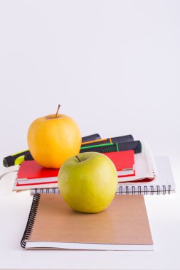 Okul izole üzerinde beyaz arka plan sağlar. Okula dönüş.