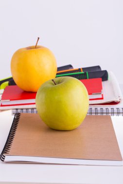 Okul izole üzerinde beyaz arka plan sağlar. Okula dönüş.