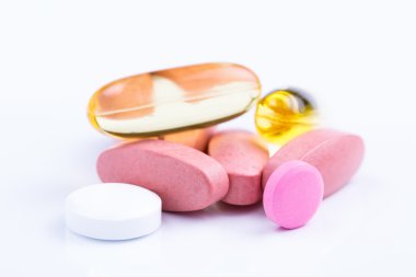 Beyaz bir arka planda tabletleri.