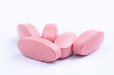 Beyaz bir arka planda tabletleri.