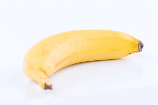 Deilige bananer på hvit bakgrunn . – stockfoto