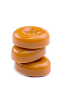 Beyaz bir arka plan üzerinde toffees.