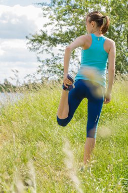 Kadın sabah spor egzersiz açık kalır.