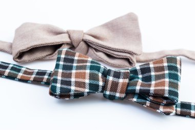 Ekose adamın papyon izole.