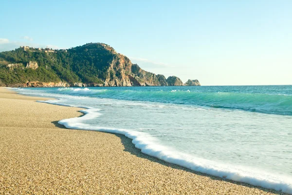 Пляж Клеопатра (Kleopatra Beach) в Алании, Турция — стоковое фото