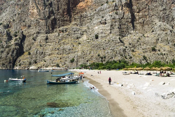 Butterfly Valley Beach, Turkiet - juni 01: Turister besöka berömda — Stockfoto
