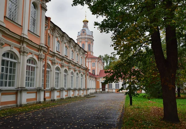 Otoño Sankt Petersburg Alexander Nevsky Lavra Patio —  Fotos de Stock