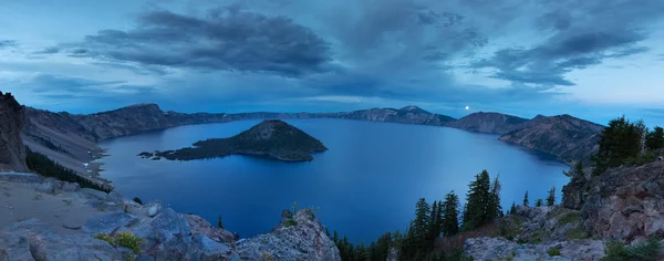 Kráterové jezero — Stock fotografie