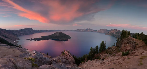 Kráterové jezero — Stock fotografie