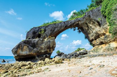Deniz arch adlı bir sahil