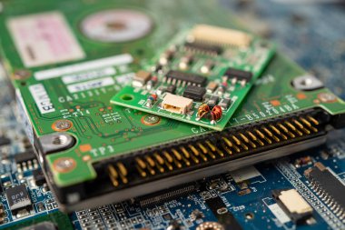 Elektronik atık, bilgisayar devresi işlemci ana işlemci işlemci elektronik aygıtı, veri kavramı, donanım, teknisyen ve teknoloji.