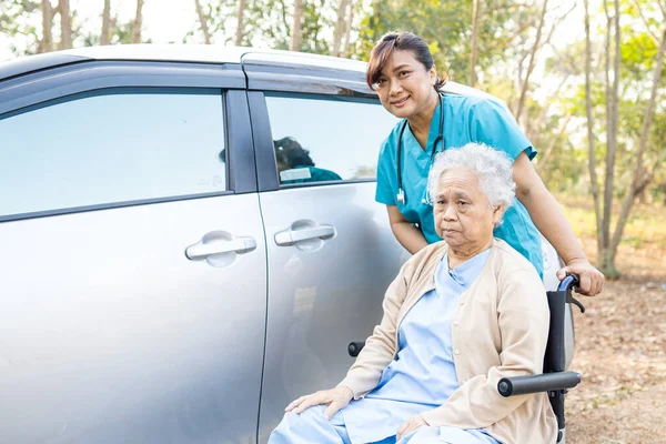 Doctor Help Care Asian Senior Elderly Old Lady Woman Patient — Stock Photo, Image