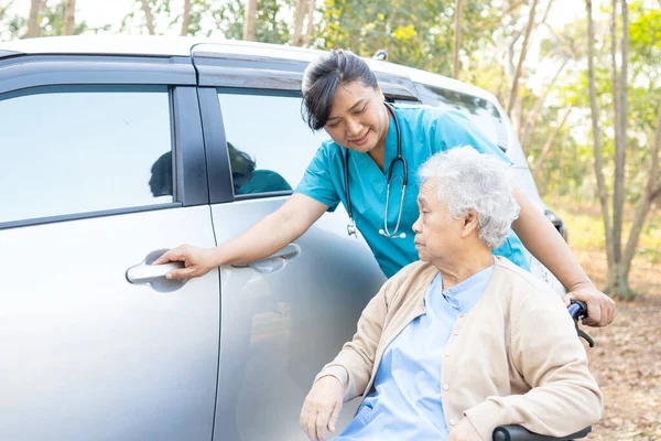 Help Support Asian Senior Elderly Old Lady Woman Patient Sitting — Stock Photo, Image