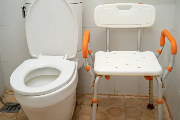Spoeltoilet Douchestoel Badkamer Voor Ouderen — Stockfoto