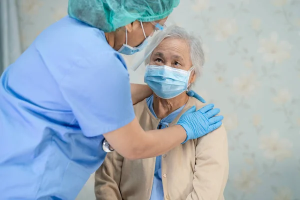 Asiático Seniores Idosos Senhora Paciente Mulher Vestindo Uma Máscara Facial — Fotografia de Stock