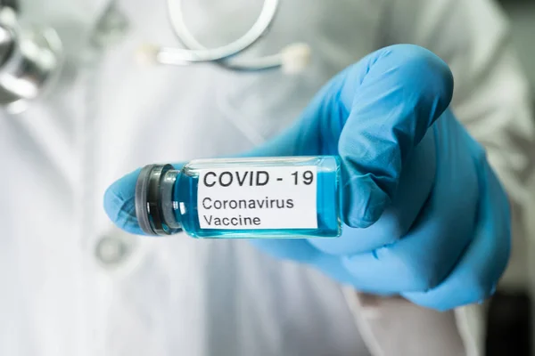 Разработка Вакцины Коронавируса Ковид Использованием Шприца Лечения Больных Пневмонией — стоковое фото