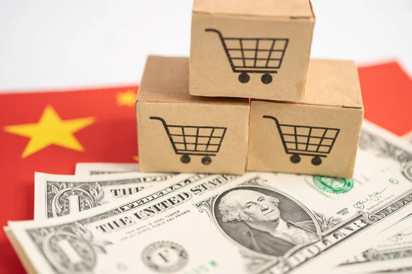 Bevásárlókosár Logó Dobozon Amerikai Dollárbankjegyekkel Kína Lobogóján Bankszámla Befektetési Analitikai — Stock Fotó