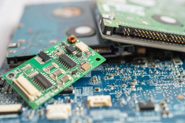 Mikro devre ana bilgisayar elektronik teknolojisi, donanım, cep telefonu, güncelleme, temizlik konsepti.