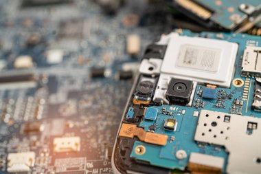 Mikro devre ana bilgisayar elektronik teknolojisi, donanım, cep telefonu, güncelleme, temizlik konsepti.