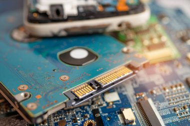 Mikro devre ana bilgisayar elektronik teknolojisi, donanım, cep telefonu, güncelleme, temizlik konsepti.