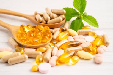 Çevre Koruma Ajansı ve DHA ile balık yağı vitamini, E omega 3 vitaminli alternatif ilaç bitkisel organik kapsül.