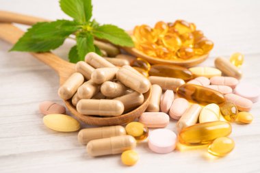 Çevre Koruma Ajansı ve DHA ile balık yağı vitamini, E omega 3 vitaminli alternatif ilaç bitkisel organik kapsül.