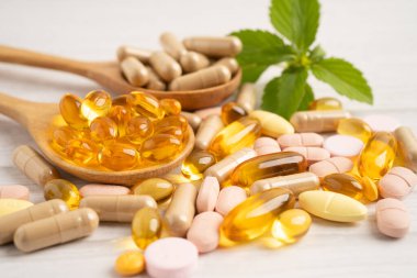 Çevre Koruma Ajansı ve DHA ile balık yağı vitamini, E omega 3 vitaminli alternatif ilaç bitkisel organik kapsül.