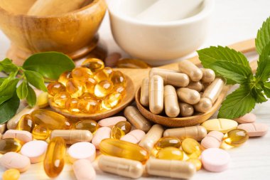 Çevre Koruma Ajansı ve DHA ile balık yağı vitamini, E omega 3 vitaminli alternatif ilaç bitkisel organik kapsül.