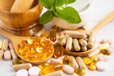 Çevre Koruma Ajansı ve DHA ile balık yağı vitamini, E omega 3 vitaminli alternatif ilaç bitkisel organik kapsül.