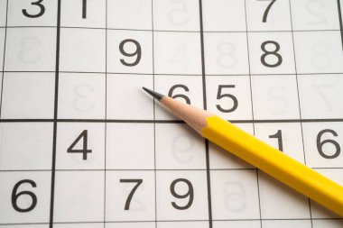 Beyne meydan okumak için sudoku bulmacası oyunu.
