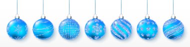 Mavi parlak parıltılı ve şeffaf Noel topları. Xmas cam top. Tatil dekorasyon şablonu. Vektör illüstrasyonu.
