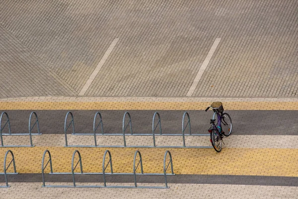 Riga Lettland Oktober 2020 Blick Von Oben Auf Leere Fahrradabstellplätze — Stockfoto