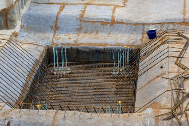 RIGA, LATVIA. 15 Kasım 2020. İnşaat alanında inşaat.