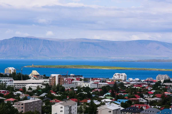 ReYKJAVIK, İzlanda. 13 Temmuz 2016. İzlanda 'nın Reykjavik şehrine güzel bir manzara.