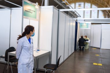 RIGA, LATVIA. 3 Nisan 2021. Toplu aşı merkezleri ilk gün için açıldı.