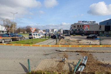 RIGA, LATVIA. 14 Nisan 2021. Letonya Riga 'da Romalı futbolcu Zimmetine para geçirenler vurularak öldürüldü. 