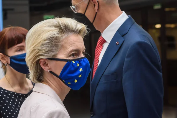 RIGA, LATVIA. 22 Haziran 2021. Sonraki Genel AB basın toplantısında AB Komisyonu Başkanı Ursula fon der Leyen, Riga 'da.