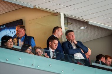 RIGA, LATVIA. 24 Nisan 2025. Letonya ve İsviçre milli buz hokeyi takımı arasındaki buz hokeyi dostluk maçı.