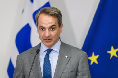 RIGA, LATVIA. 10 Temmuz 2023. Yunanistan Başbakanı Kyriakos Mitsotakis ve Letonya Başbakanı Krisjanis Karins toplantı sonrasında düzenledikleri basın toplantısında.