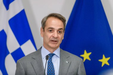 RIGA, LATVIA. 10 Temmuz 2023. Yunanistan Başbakanı Kyriakos Mitsotakis ve Letonya Başbakanı Krisjanis Karins toplantı sonrasında düzenledikleri basın toplantısında.