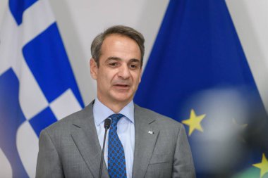 RIGA, LATVIA. 10 Temmuz 2023. Yunanistan Başbakanı Kyriakos Mitsotakis ve Letonya Başbakanı Krisjanis Karins toplantı sonrasında düzenledikleri basın toplantısında.