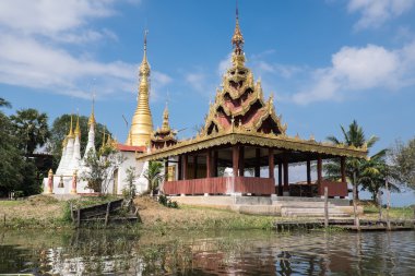 Budist Padogas - Inle Gölü, Shan devlet Myanmar.
