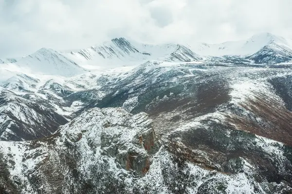 Montanha da neve — Fotografia de Stock