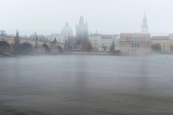 Höstgryningen Historiska Prag Vid Karlsbron Över Floden Vltava Prag Enesco — Stockfoto